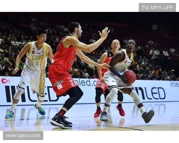 美国星辰夺冠爱德华兹32分封王